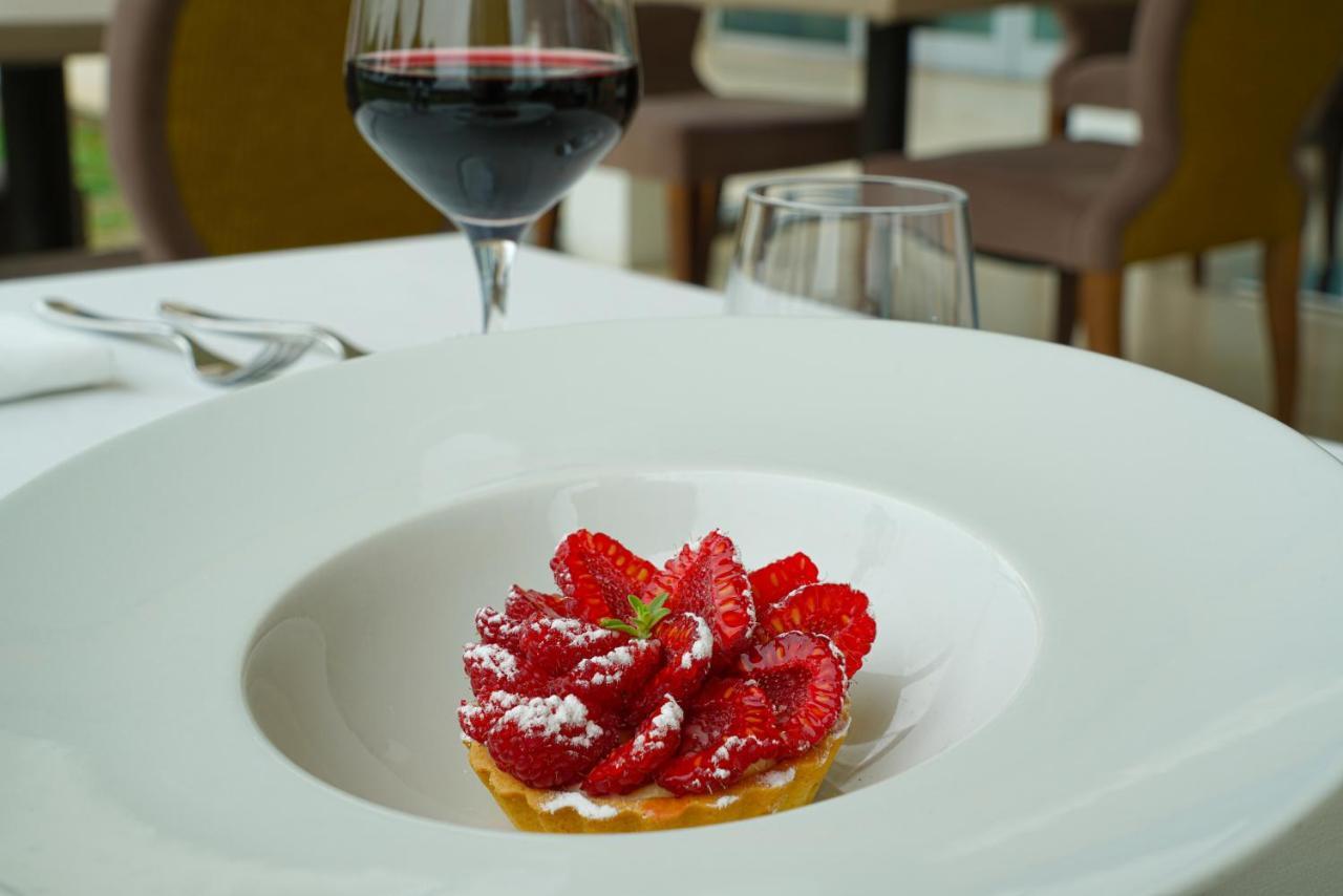 Отель Pisa Tower Plaza Экстерьер фото A dessert at the restaurant